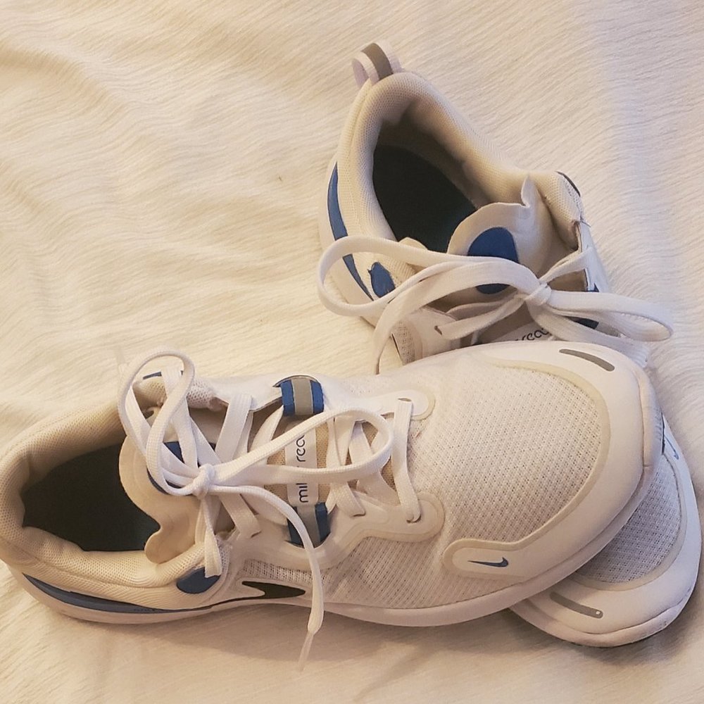 mens blue and pink nike shoes